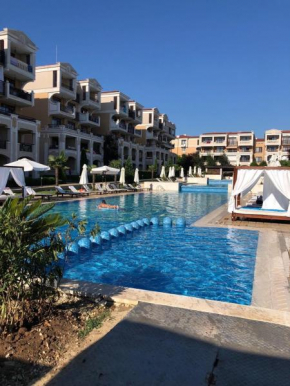 Комфортабельные апартаменты у моря Green Life Beach